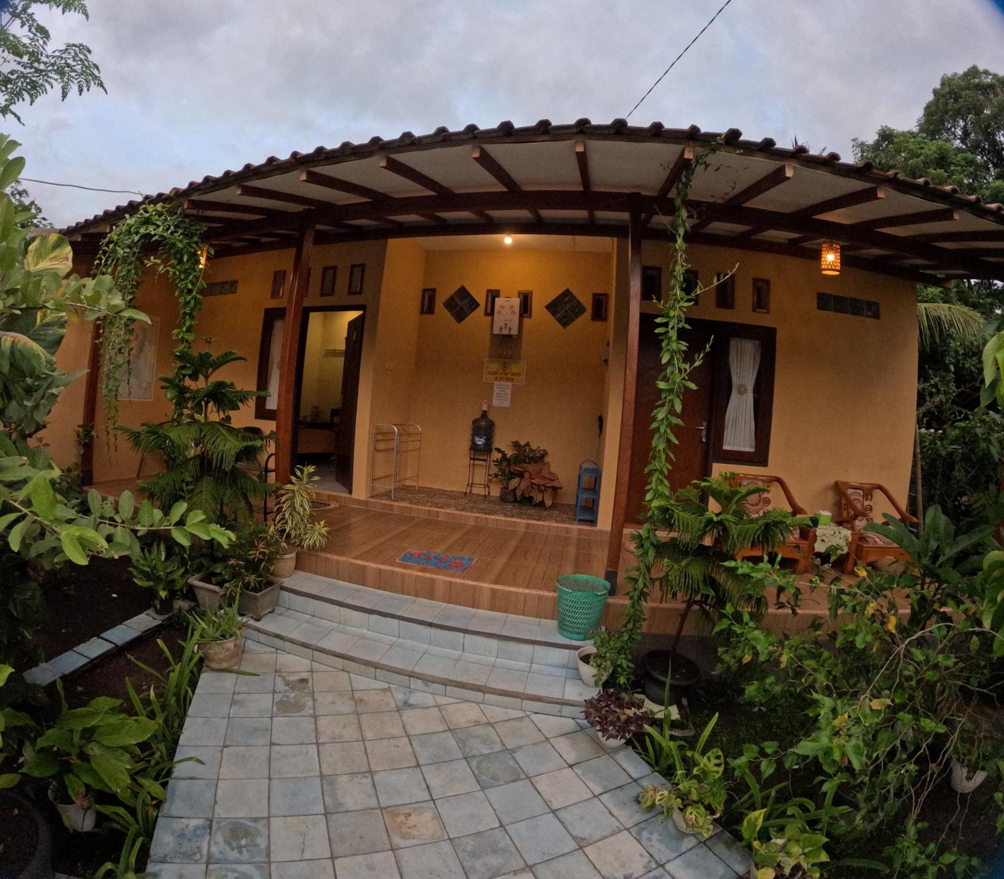 Nitha Homestay Banyuwangi  Exterior foto